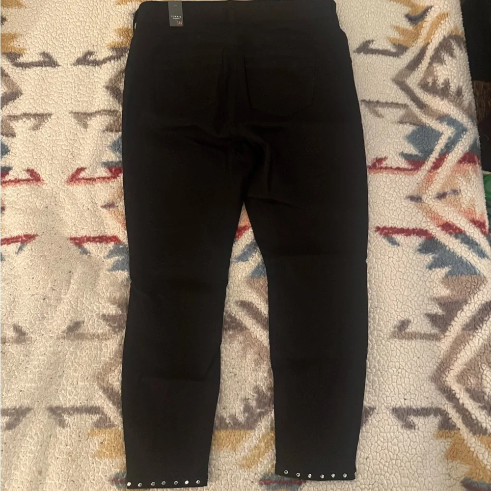 Torrid Black Studded Ankle Pants NWT - Picture 2 of 3